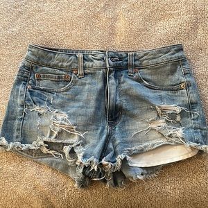 American Eagle “High Rise Festival” distressed denim daisy-duke shorts. SZ8